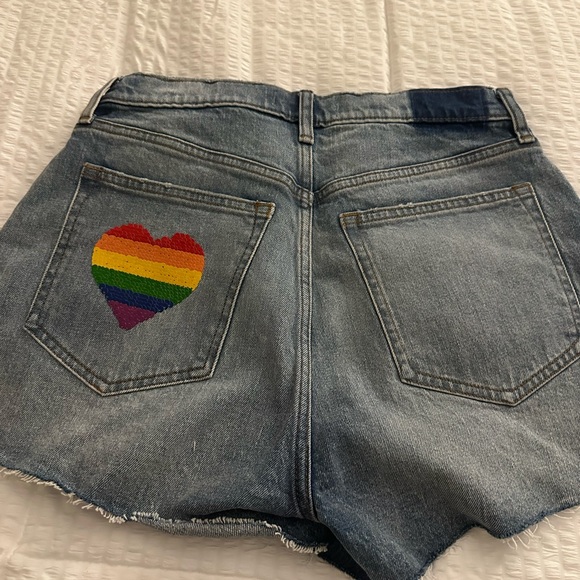 Abercrombie High Rise Mom Short - Picture 2 of 3